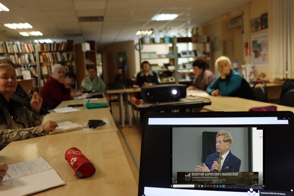 час литературного общения в читальном зале-30.03.2026.jpg час литературного общения в читальном зале-30.03.2026.jpg